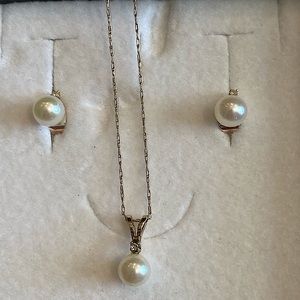 10k gold pearl & diamond necklace and earrings set